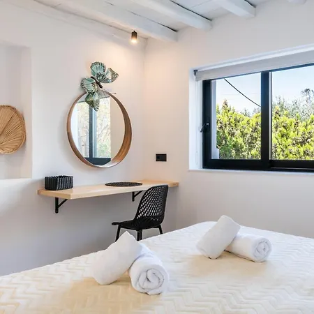 Yalos Mykonos 4 Bedroom Luxury House 5 Minute From Ornos W Sea & Sunset View Case de vacanță Mykonos Town